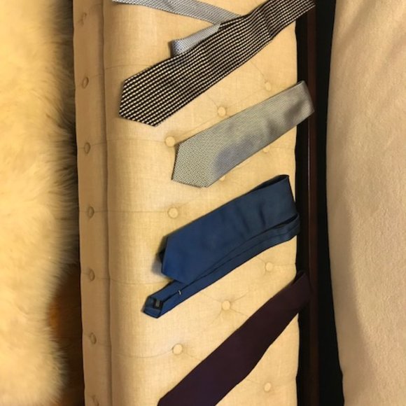 Men's Tie Bundle set of 4 - Various Brands, 100% Silk, Excellent Used Condition - Picture 5 of 10